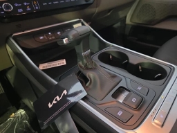 Kia Carnival LXS FWD 2026