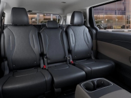 Kia Carnival LXS FWD 2026