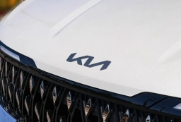 Kia Carnival LXS FWD 2026
