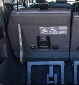 Kia Carnival LXS FWD 2026