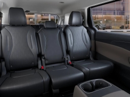 Kia Carnival LXS FWD 2026