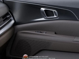 Kia Carnival LXS FWD 2026