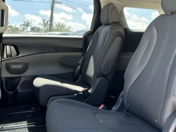 Kia Carnival LX FWD 2026