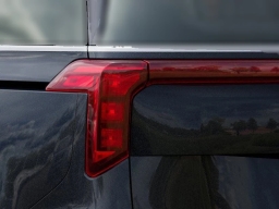 Kia Carnival LXS FWD 2026