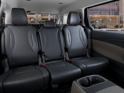 Kia Carnival LXS FWD 2026