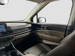 Kia Carnival LXS FWD 2026