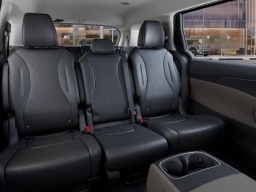 Kia Carnival LXS FWD 2026