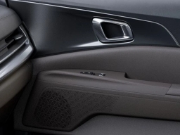 Kia Carnival LXS FWD 2026