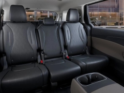 Kia Carnival LXS FWD 2026