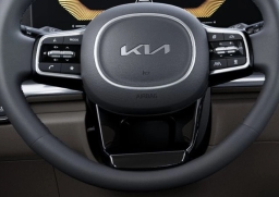 Kia Carnival LXS FWD 2026
