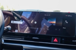 Kia Carnival LXS FWD 2026