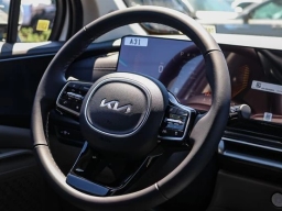 Kia Carnival LXS FWD 2026
