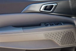 Kia Carnival LXS FWD 2026
