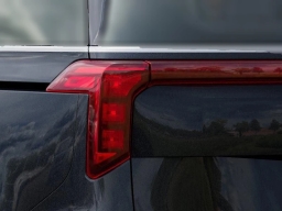 Kia Carnival LXS FWD 2026