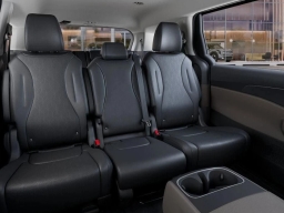 Kia Carnival LXS FWD 2026