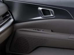 Kia Carnival LXS FWD 2026