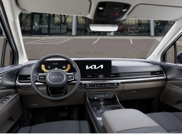 Kia Carnival LX FWD 2026