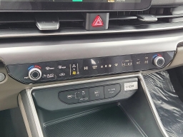 Kia Carnival Hybrid LXS FWD 2026
