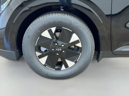 Kia Carnival Hybrid LXS FWD 2026