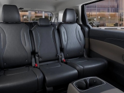 Kia Carnival Hybrid LXS FWD 2026