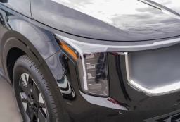 Kia Carnival Hybrid LXS FWD 2026