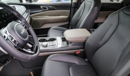 Kia Carnival Hybrid LXS FWD 2026