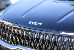 Kia Carnival Hybrid LXS FWD 2026