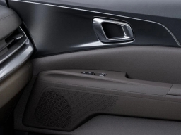 Kia Carnival Hybrid LXS FWD 2026