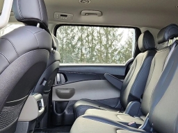 Kia Carnival Hybrid LXS FWD 2026