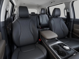 Kia Carnival Hybrid LXS FWD 2026