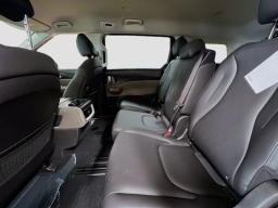 Kia Carnival Hybrid LXS FWD 2026