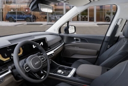 Kia Carnival Hybrid LXS FWD 2026