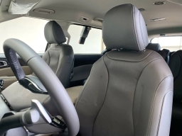 Kia Carnival Hybrid LXS FWD 2026