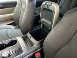 Kia Carnival Hybrid LXS FWD 2026