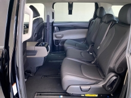 Kia Carnival Hybrid LXS FWD 2026