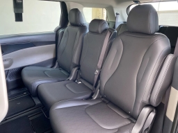 Kia Carnival Hybrid LXS FWD 2026