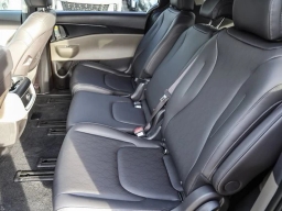 Kia Carnival Hybrid LXS FWD 2026