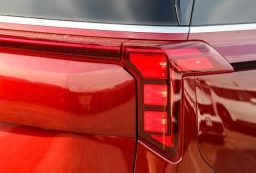 Kia Carnival Hybrid LXS FWD 2026