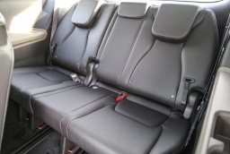 Kia Carnival Hybrid LXS FWD 2026