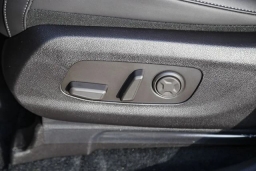 Kia Carnival Hybrid LXS FWD 2026