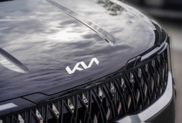 Kia Carnival Hybrid LXS FWD 2026