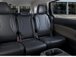 Kia Carnival EX FWD 2026