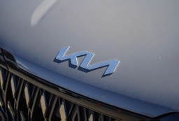 Kia Carnival EX FWD 2026