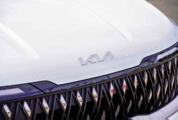 Kia Carnival EX FWD 2026