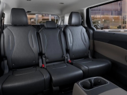 Kia Carnival Hybrid EX FWD 2026