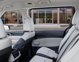 Kia Carnival Hybrid SX FWD 2026