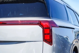 Kia Carnival Hybrid SX FWD 2026