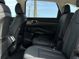 Kia Sorento Plug-In Hybrid EX AWD 2026