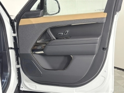 Land Rover Range Rover Sport Dynamic SE P460e 2026