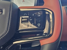 Land Rover Range Rover Sport SV P635 2026